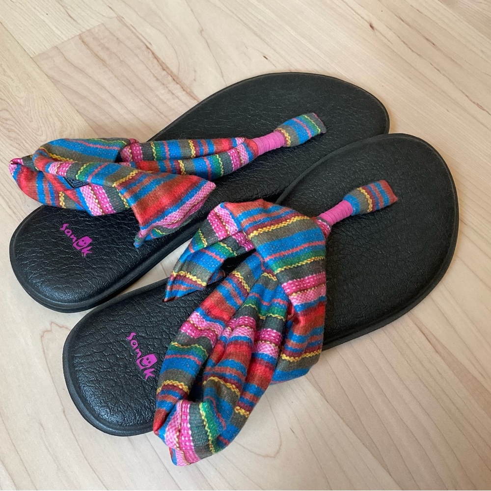 Sanuk sandals, size 8